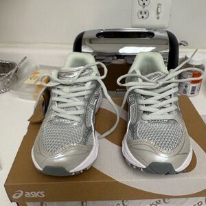 ASICS Gel-Kayano 14 Cloud Silver/Grey -36 Euro (fits like a size 5)